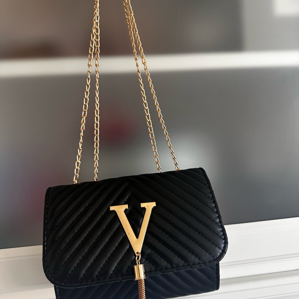 Black Quilted Chain Shoulder Bag